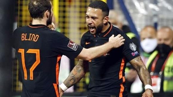 Lập cú Poker cho ĐT Pháp, Mbappe vẫn kém Depay