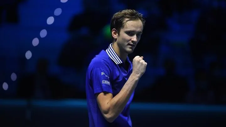 ATP Finals 2021: Zverev và Medvedev cùng thắng trận ra quân