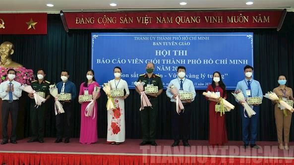 Trui rèn bản lĩnh “Son sắt niềm tin - vững vàng lý tưởng”