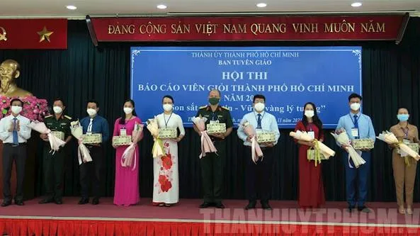 Trui rèn bản lĩnh “Son sắt niềm tin - vững vàng lý tưởng”