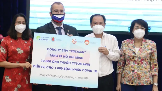 Nga tặng TPHCM 10.000 ống thuốc điều trị Covid -19