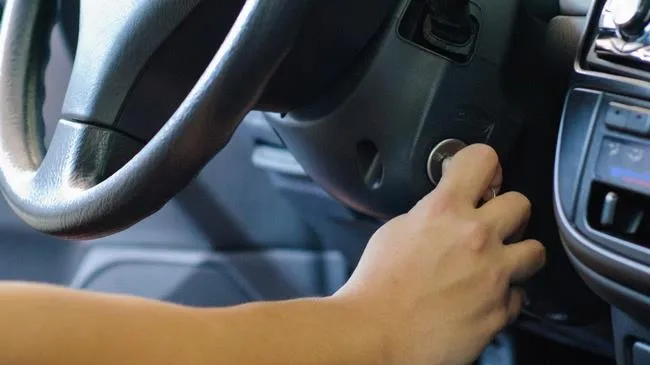 Có nên khởi động máy xe mỗi buổi sáng ?