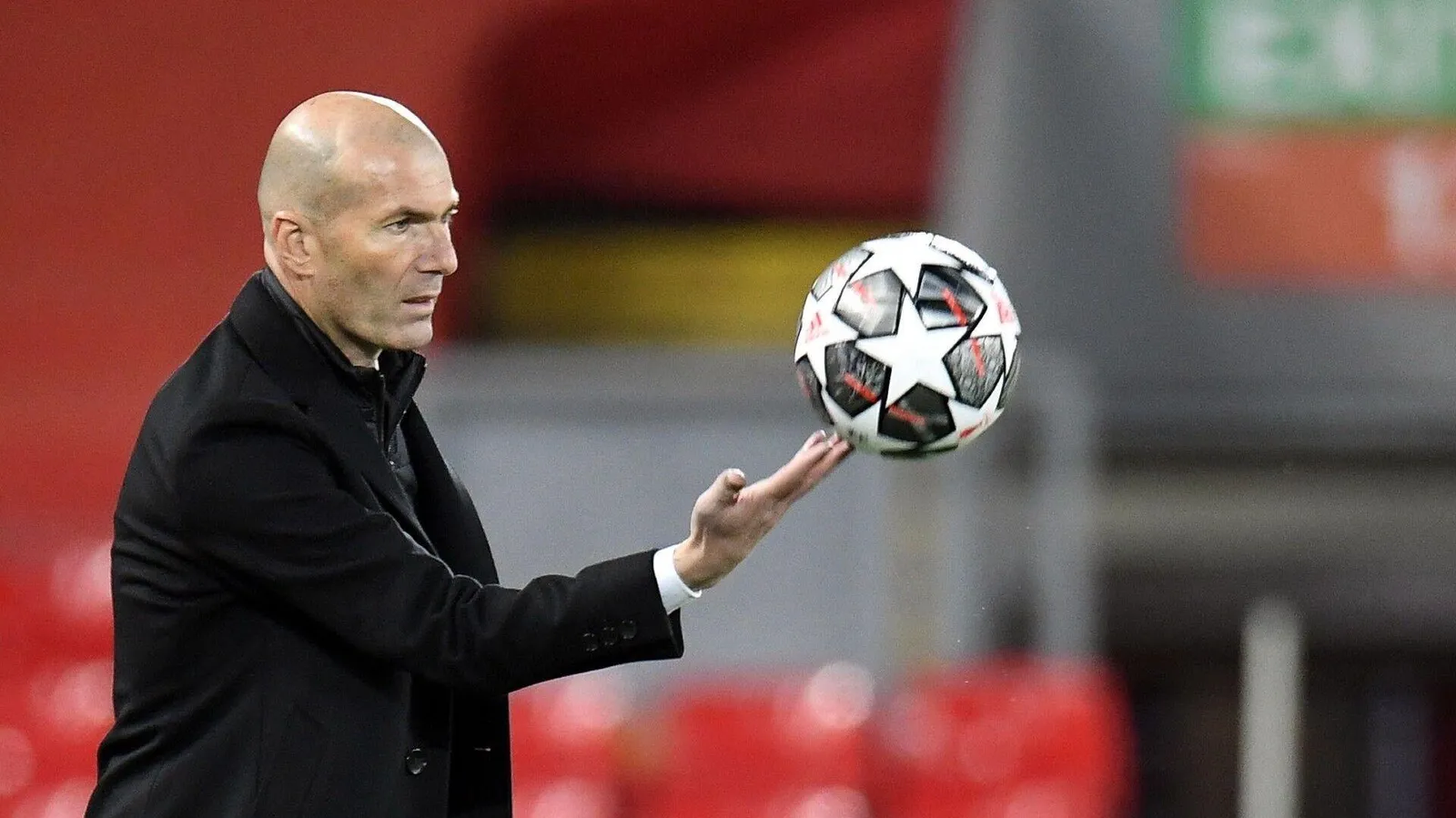 Tin tức PSG 28/11: HLV Zidane về sân công viên các Hoàng tử làm việc?