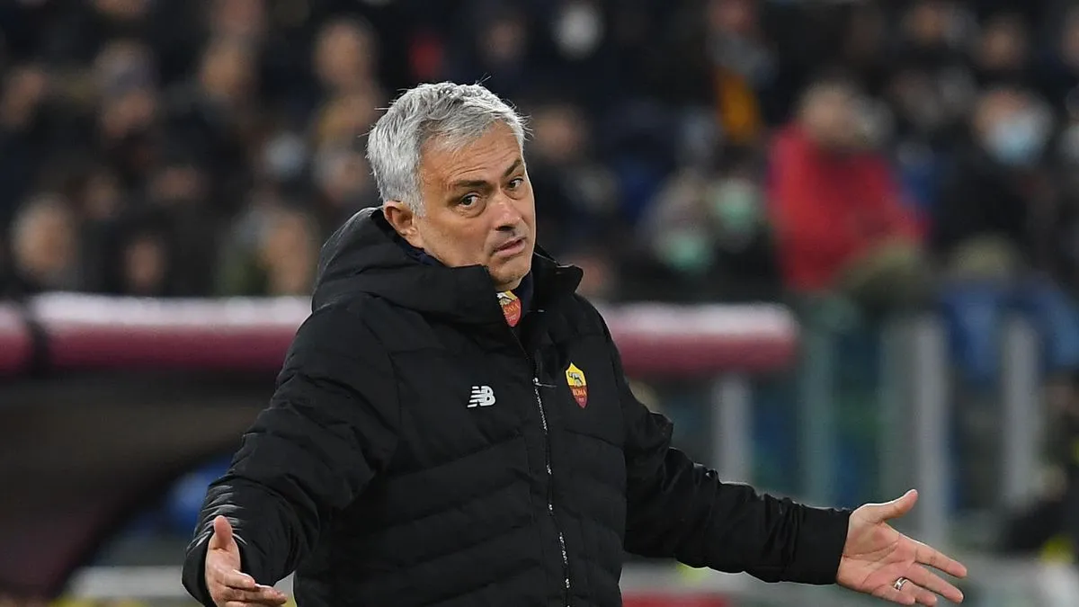 Serie A: Mourinho chế giễu phóng viên sau trận thua Inter