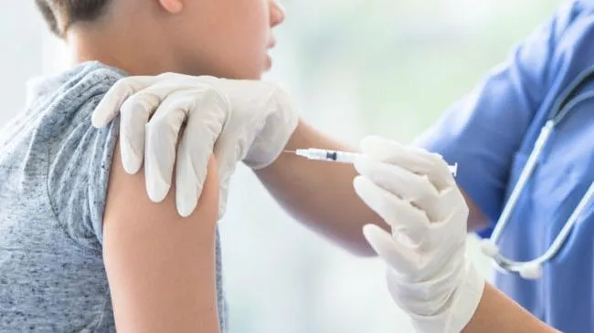 Tin nóng chiều 8/12: Việt Nam đang tham khảo ý kiến về tiêm vaccine COVID-19 cho trẻ từ 5-11 tuổi