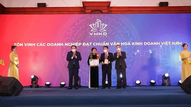 PNJ được vinh danh top 10 doanh nghiệp đạt chuẩn văn hóa kinh doanh