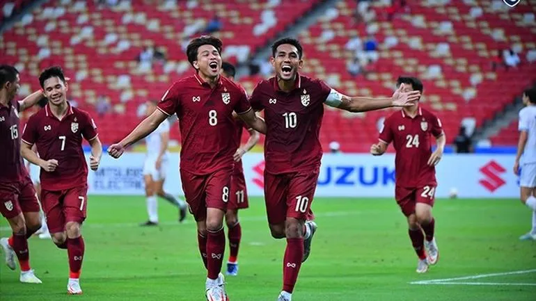 AFF Cup 2020: Thái Lan và Singapore vào bán kết