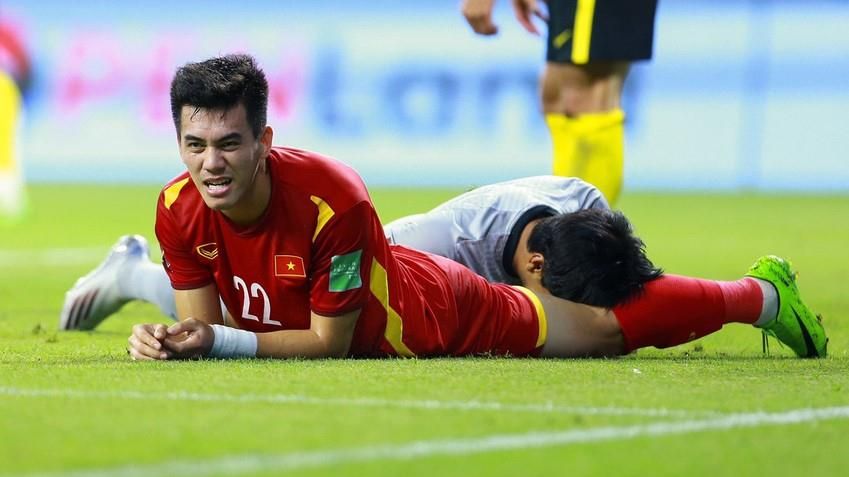 AFF Cup 2020: Tiến Linh, Văn Đức và Thành Chung bị đau nhẹ