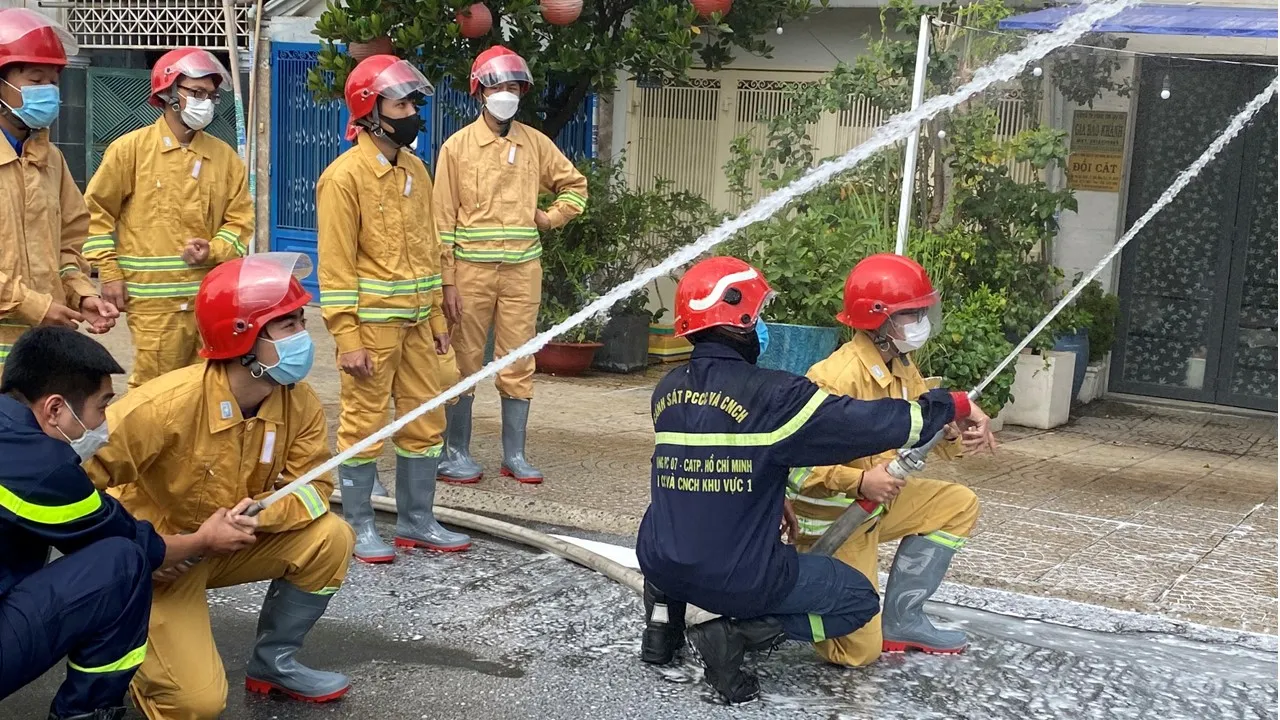 TPHCM thí điểm “Đội hình thanh niên phản ứng nhanh PCCCundefinedCNCH”