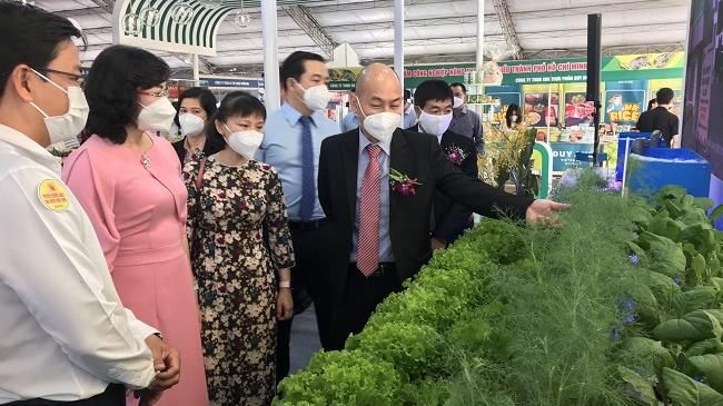 400 gian hàng của 230 doanh nghiệp tại Hội chợ Khuyến mại đến hết ngày 31/12