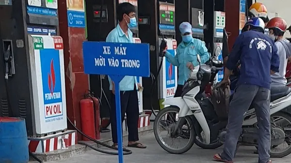 Xăng, dầu cùng tăng giá vào chiều nay 25/12