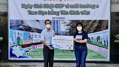 Ngày Chủ nhật vì môi trường và trao học bổng tân sinh viên
