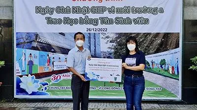 Ngày Chủ nhật vì môi trường và trao học bổng tân sinh viên