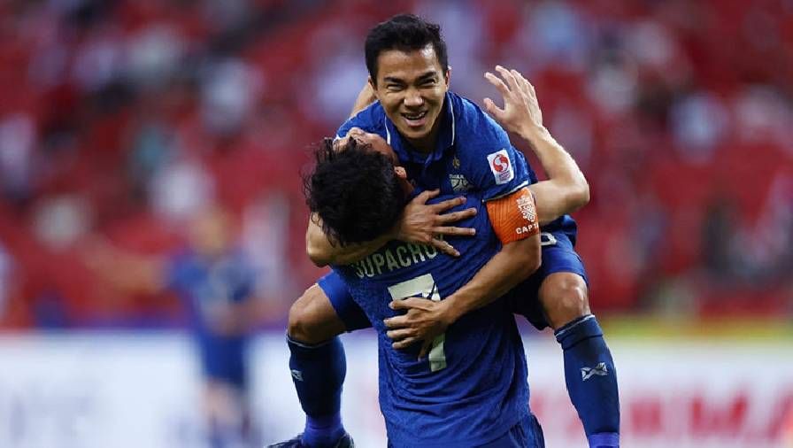 Đè bẹp Indonesia 4-0, Thái Lan chạm tay vào Cup vô địch AFF Cup 2020