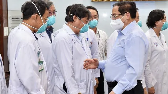 Nhân viên y tế cũng cần được quan tâm, chăm sóc
