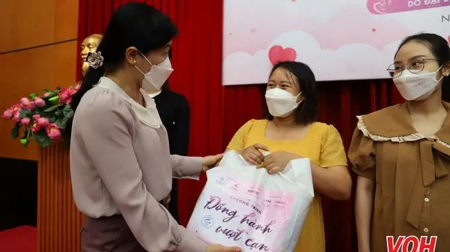 “Đồng hành vượt cạn” cùng 1.710 thai phụ trong đại dịch