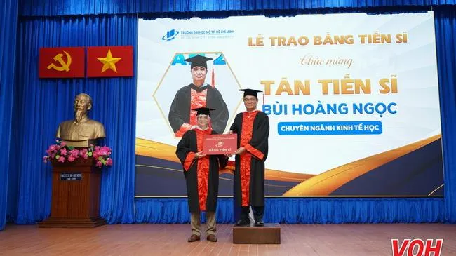 Trường ĐH Mở TPHCM trao bằng Tiến sĩ và Thạc sĩ năm 2021