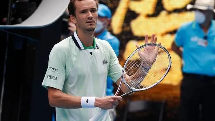 Australia Open 2022: Medvedev nhẹ nhàng vượt vòng 1