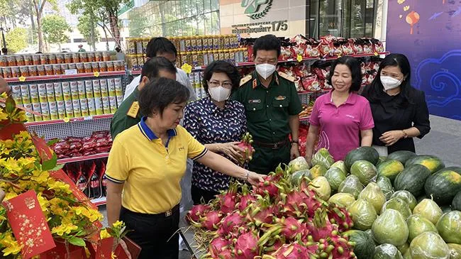 “Siêu thị mini Tết 0 đồng” tại Bệnh viện Quân Y 175