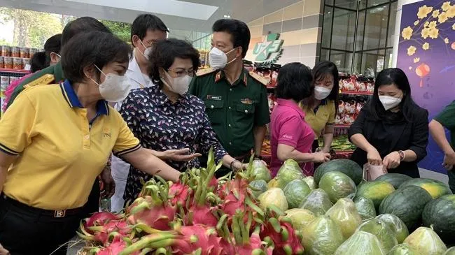 Thêm “Siêu thị mini Tết 0 đồng”: Đem xuân ấm áp đến cho lực lượng y tế và bệnh nhân nghèo