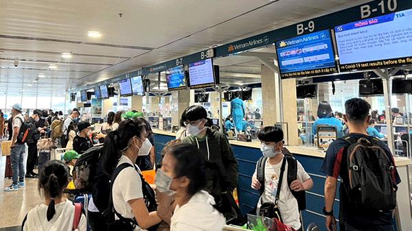 Sân bay Tân Sơn Nhất lưu ý với hành khách đi lại dịp Tết Nhâm Dần