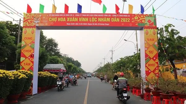 Chợ hoa xuân Vĩnh Lộc, TPHCM, bắt đầu nhộn nhịp