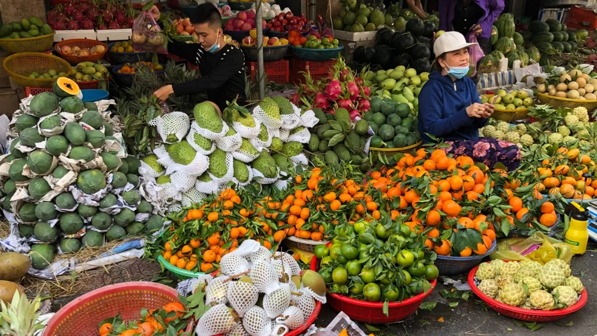 Giá trái cây, hoa tươi tăng mạnh ngày cận Tết Nhâm Dần 2022