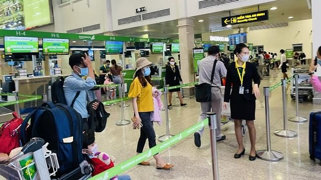 Sáng 31/1: Địa phương không được tự đặt ra yêu cầu chống dịch trái với quy định