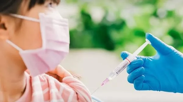 Chính phủ đồng ý mua 21,9 triệu liều vaccine COVID-19 cho trẻ em