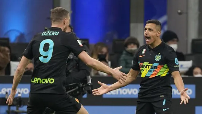 Bóng đá Italia: Sanchez tỏa sáng giúp Inter đánh bại Roma