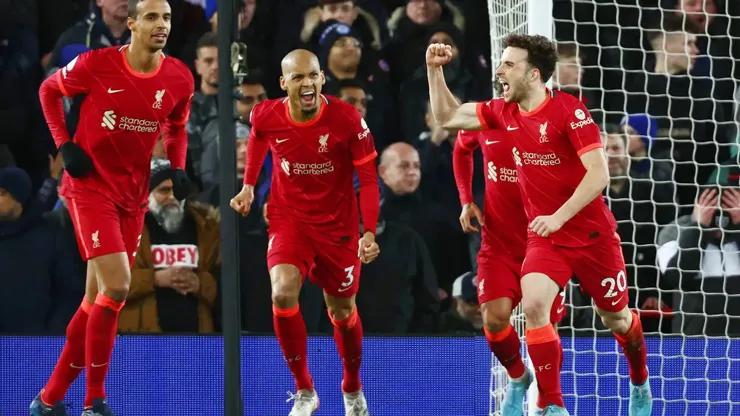 Kết quả Ngoại hạng Anh 11/2: Liverpool bám đuổi Man City