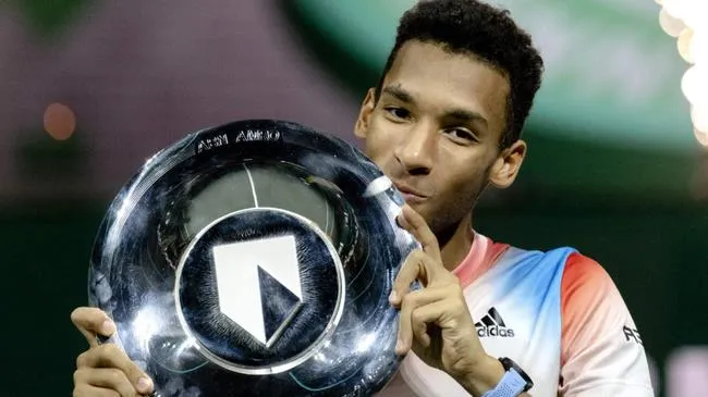 Tin tennis 14/2: Aliassime đánh bại Tsitsipas lên ngôi vô Rotterdam Open