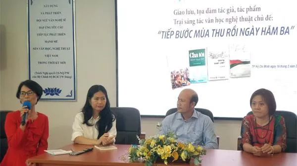 Giao lưu các tác phẩm trại sáng tác VHNT chủ đề “Tiếp bước mùa thu rồi Ngày hăm ba”