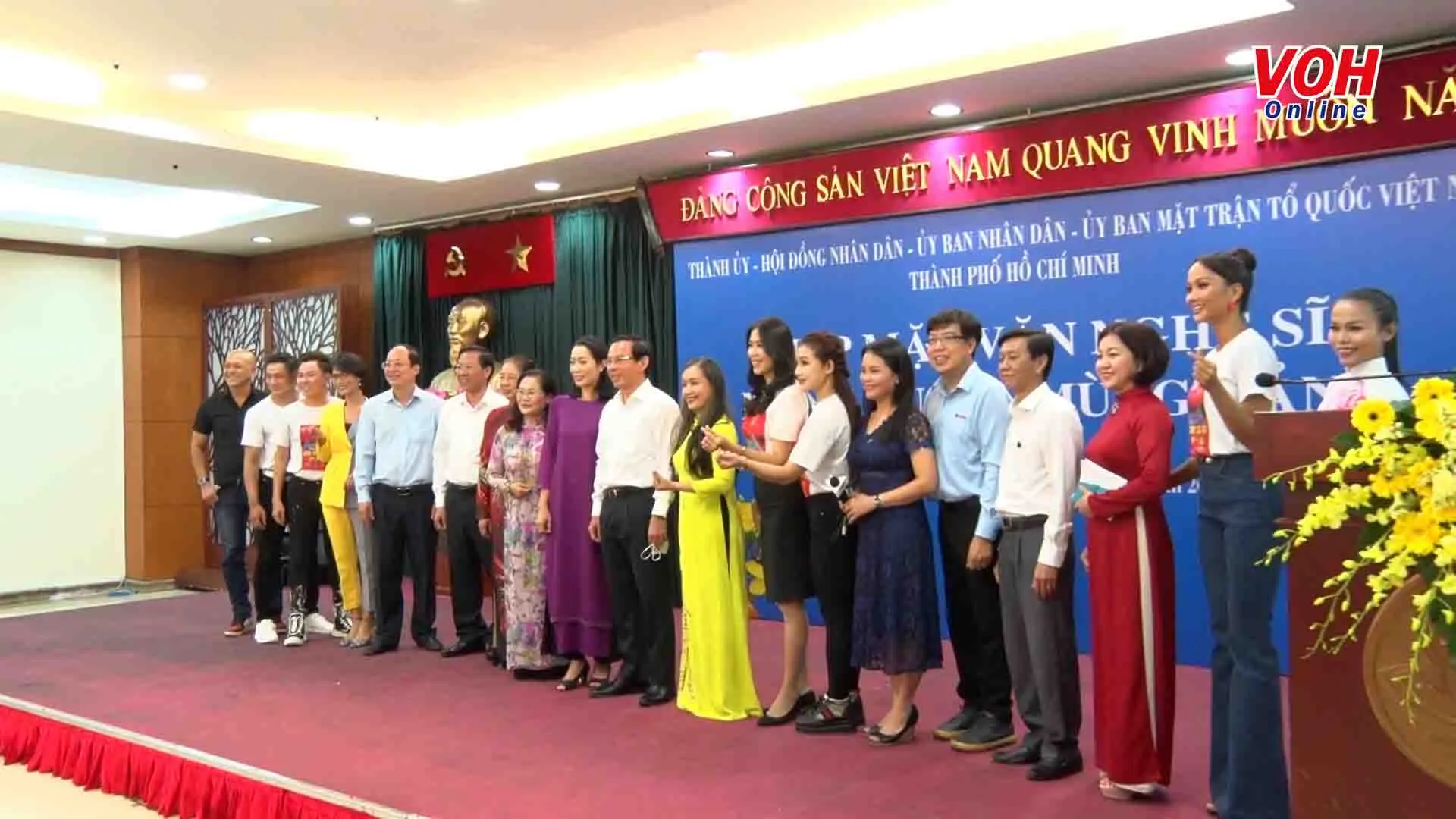 TPHCM họp mặt văn nghệ sĩ đầu Xuân