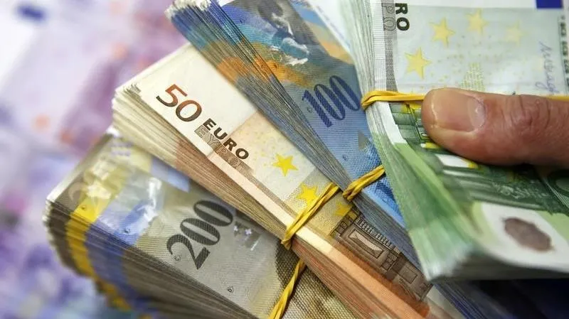 Tỷ giá ngoại tệ hôm nay 22/2/2022: Euro và bảng Anh giảm