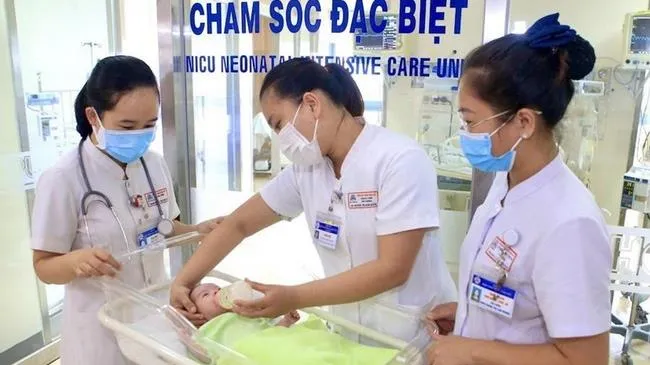 Thành Đoàn tổ chức khám sàng lọc cho trẻ em mồ côi do dịch Covid-19