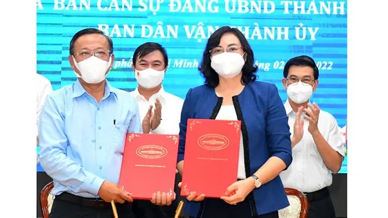 Xây dựng và thực hiện tốt văn hóa công sở, ý thức trách nhiệm, tinh thần phục vụ nhân dân