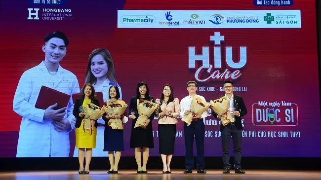 Công bố khởi động Hành trình HIU Care khám bệnh miễn phí cho học sinh, sinh viên