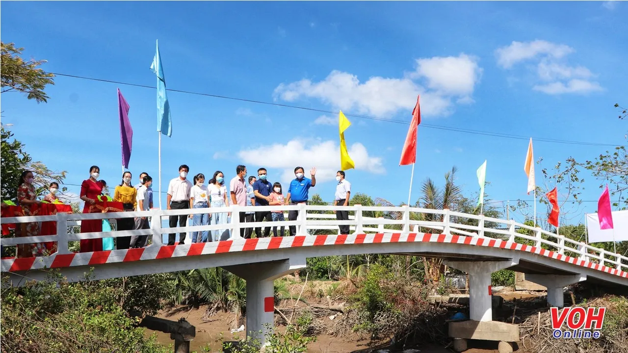 Đài Tiếng nói Nhân dân TPHCM khánh thành 5 cây cầu ở tỉnh Hậu Giang và Bạc Liêu