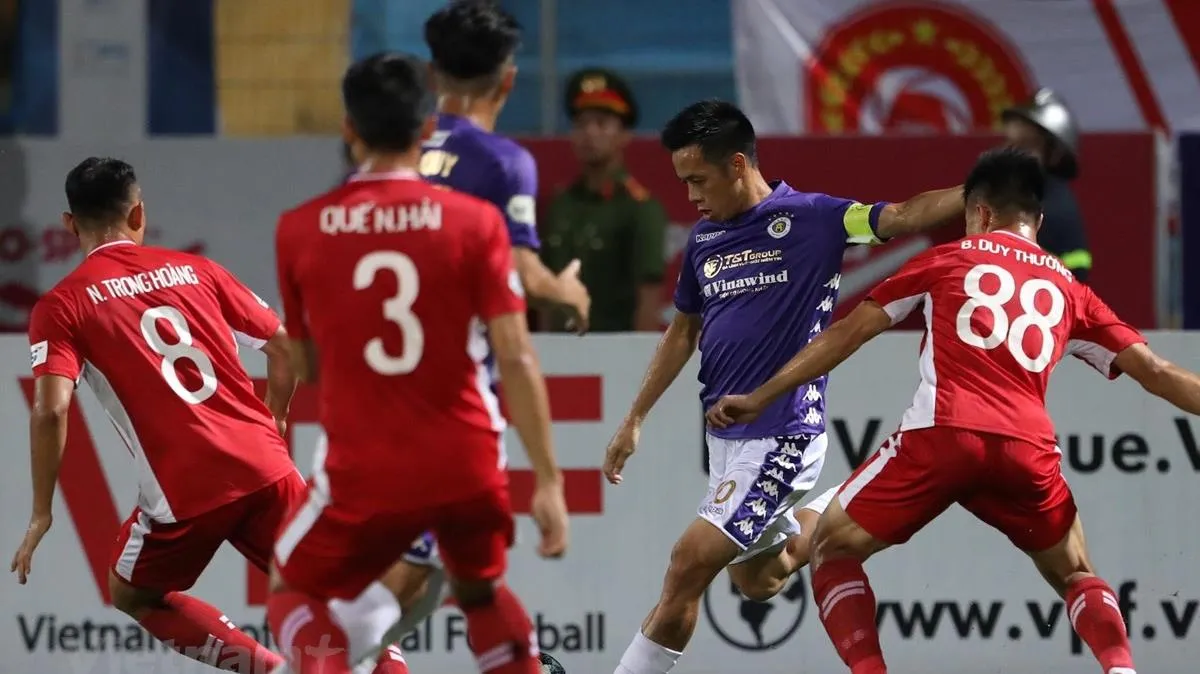 Tin V-Leauge 1/3: Tạm hoãn derby thủ đô vì Covid-19