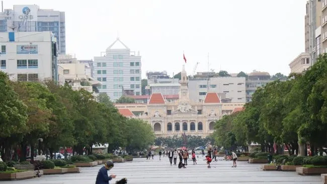 TPHCM: Người dân lưu thông trên đường Nguyễn Huệ vào ngày 5-6/3 cần lưu ý