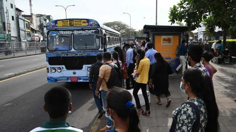 Sri Lanka không còn nhiên liệu khi khủng hoảng ngoại tệ ngày càng cao