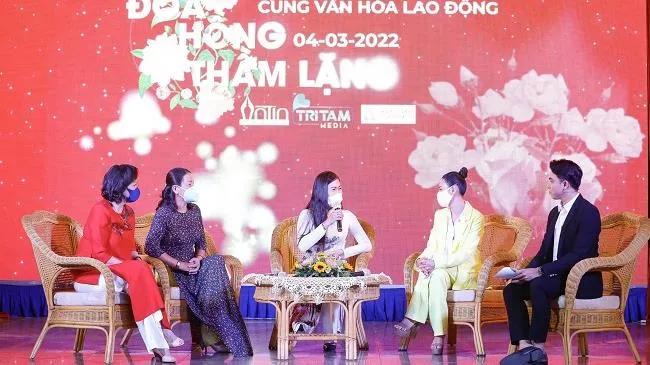 Giao lưu ”Những đoá hồng thầm lặng” : Tôn vinh những tấm gương phụ nữ tiêu biểu