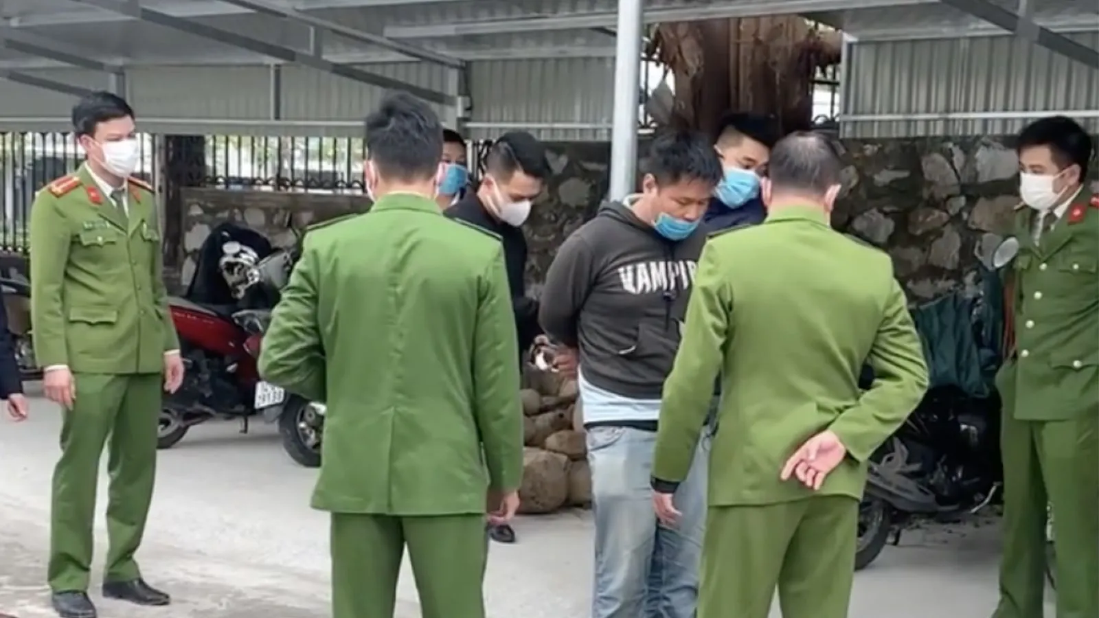Quảng Ninh: Dọa nổ bom để cướp ngân hàng