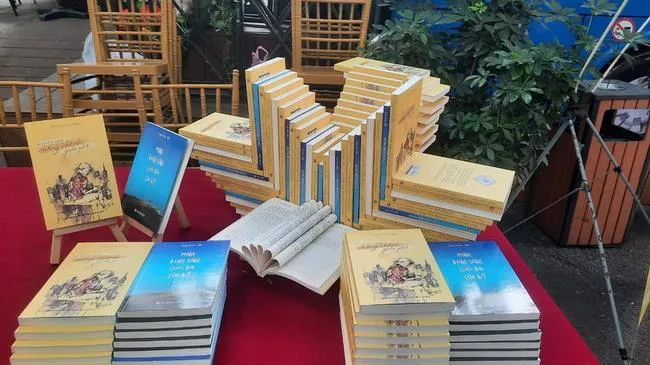 Có những ngày chông chênh giữa phố nhiều những hoài niệm