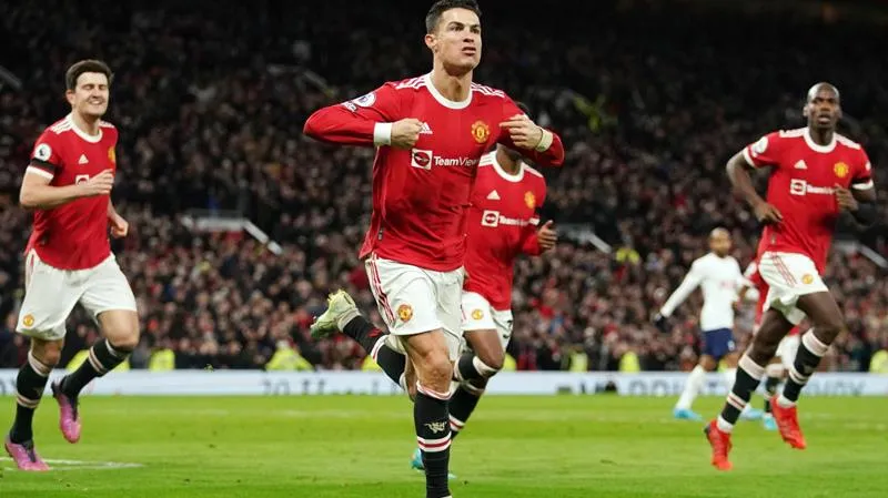 Ngoại hạng Anh 13/3: Ronaldo ghi 3 bàn, MU hạ Tottenham