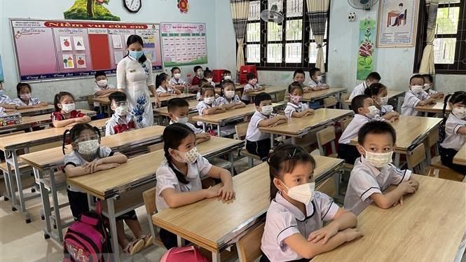 Cà Mau, Bến Tre: Số học sinh nhiễm COVDID-19 tăng, các tỉnh lại cho học trực tuyến