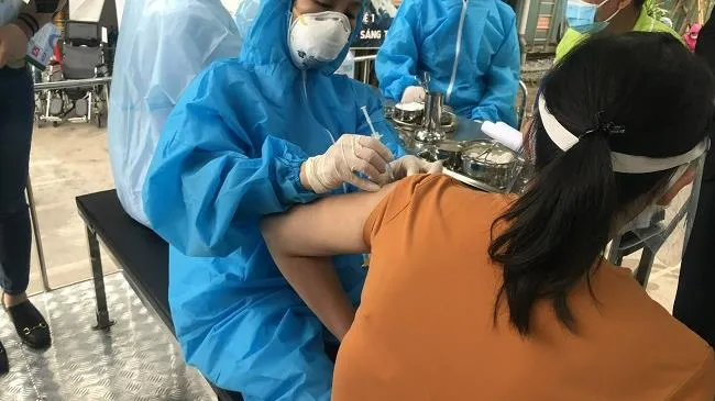 Chiều 20/3: Đã tiêm hơn 201,6 triệu liều vaccine phòng COVID-19; nghiên cứu tiêm mũi 4 và trẻ dưới 5