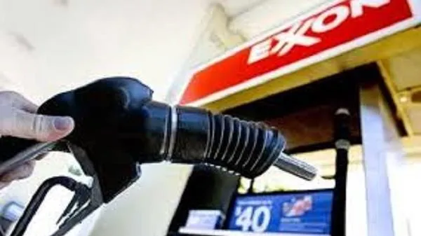 Giá xăng dầu ngày 21/3: Xăng giảm mạnh 1.200-1.500 đồng/ lít?