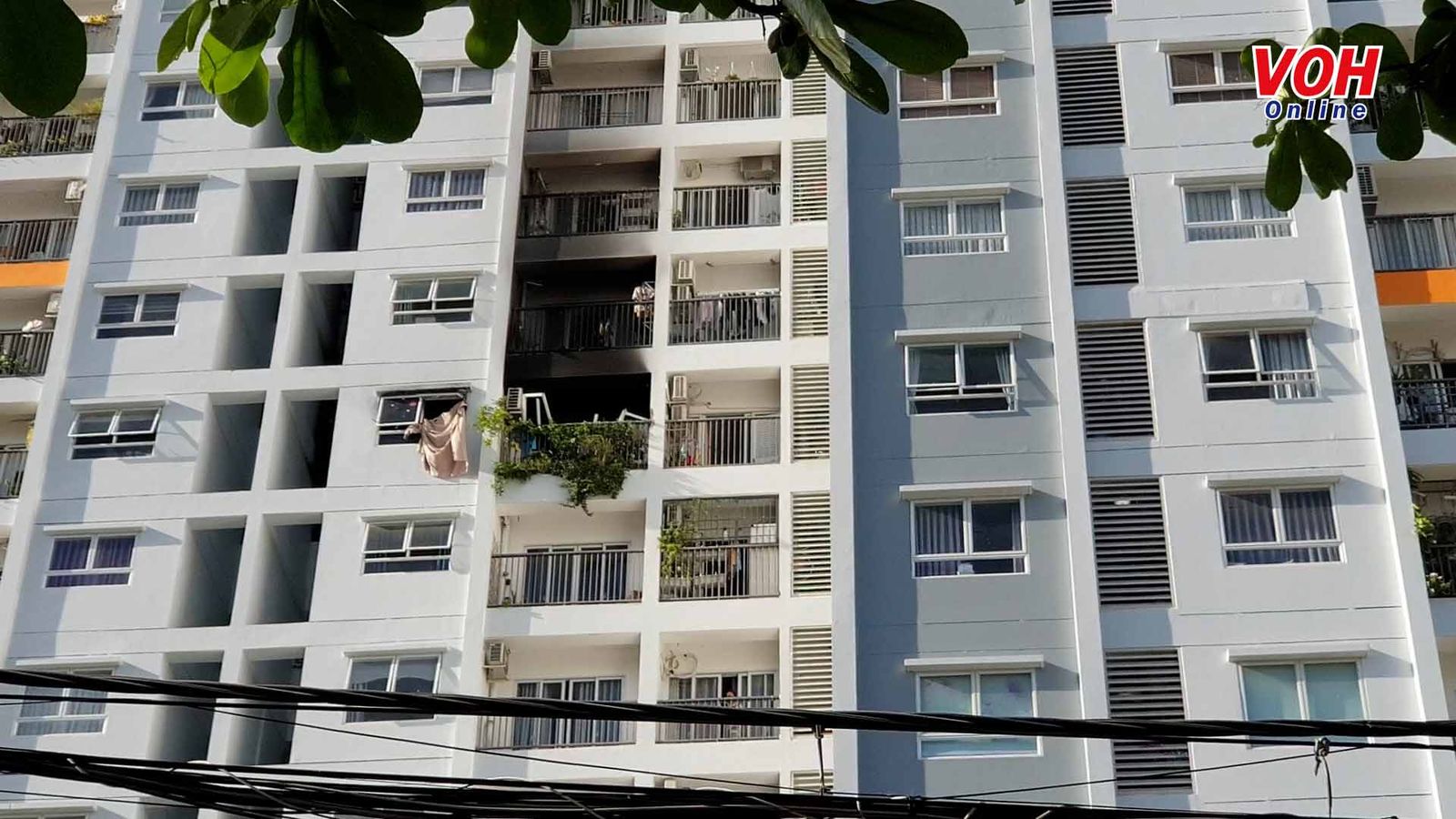 Cháy tại chung cư Carillon 5, 2 người rơi từ tầng 10 tử vong